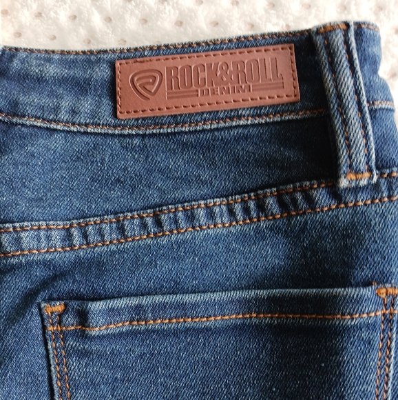 Rock& Roll cowgirl Distressed Jean skirt brand new with tags - Picture 2 of 14